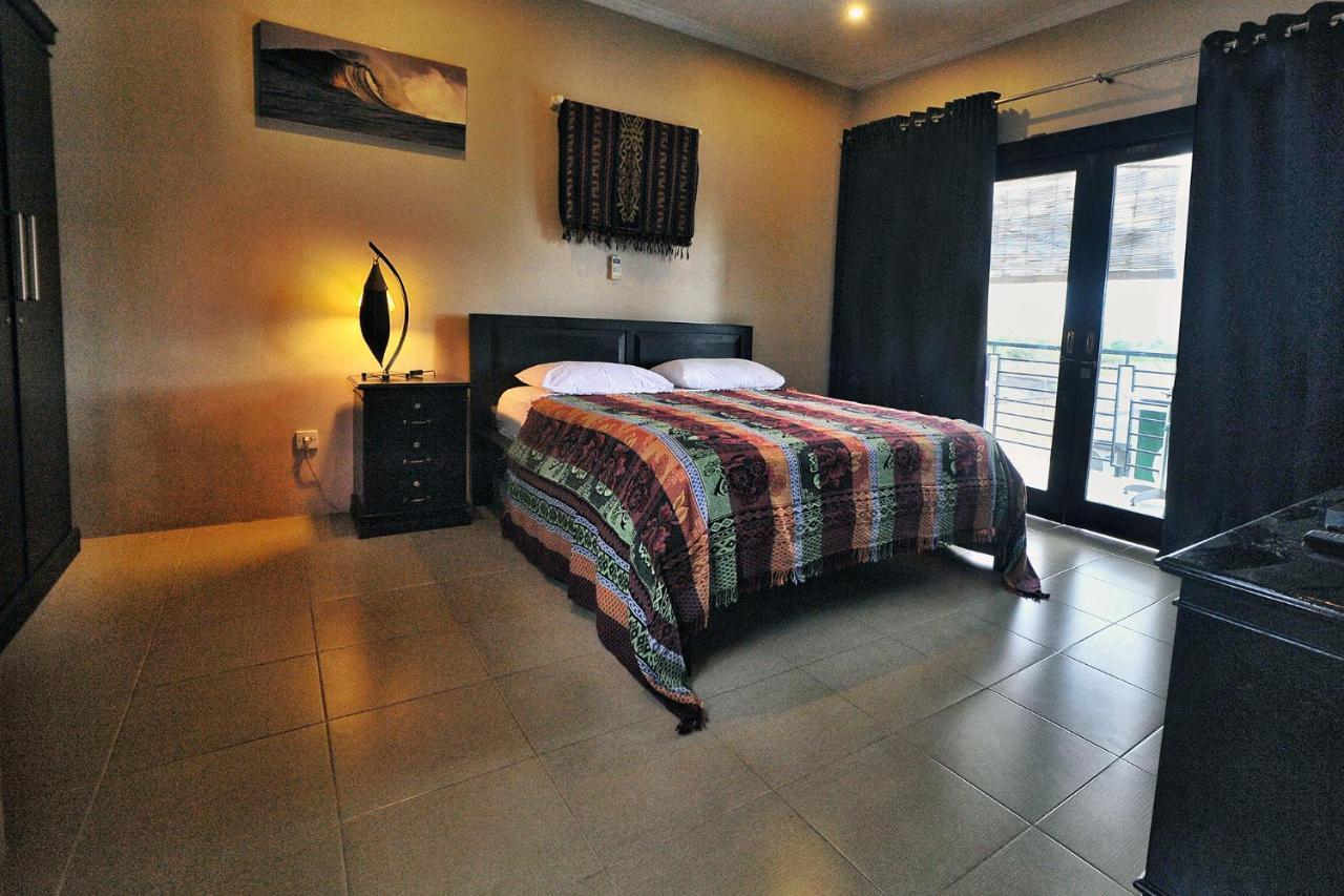 프라야 Wave House Gerupuk South Lombok B&B 외부 사진